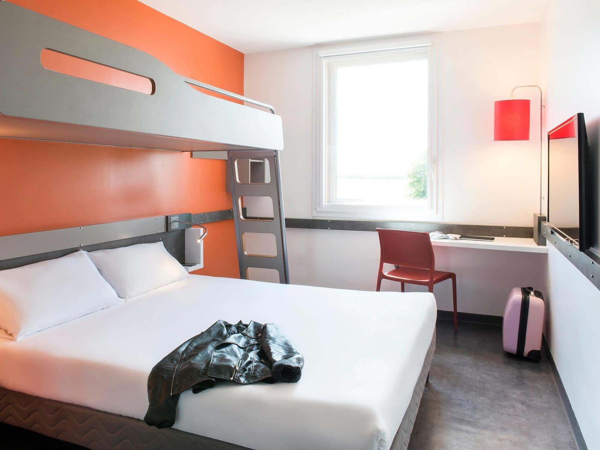 Ibis Budget Aeroport Lyon Saint Exupery Colombier-Saugnieu Exterior foto