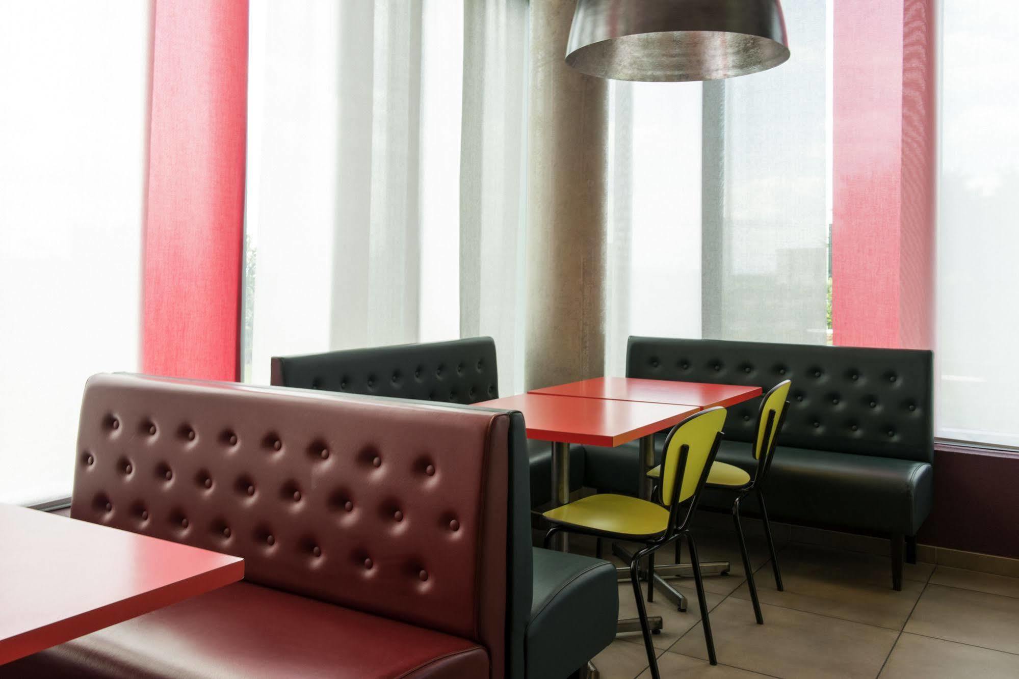 Ibis Budget Aeroport Lyon Saint Exupery Colombier-Saugnieu Exterior foto